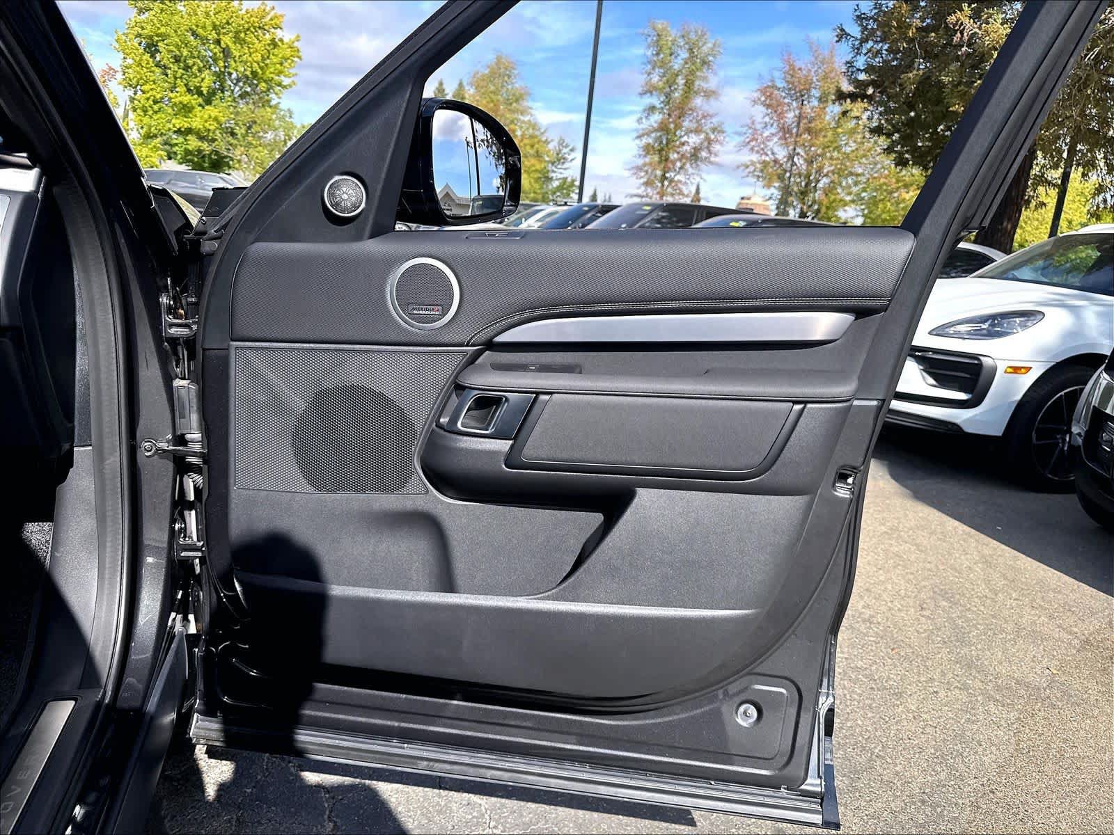 New 2026 Land Rover Discovery Dynamic SE AWD/4WD image 30