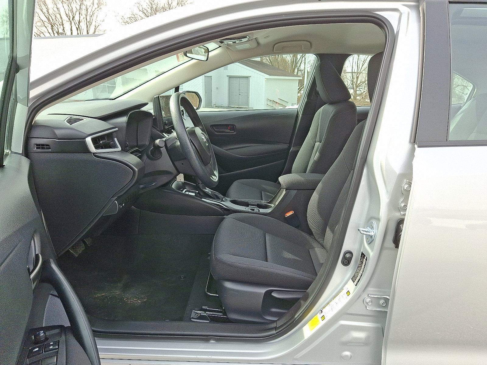 Used 2025 Toyota Corolla LE image 15