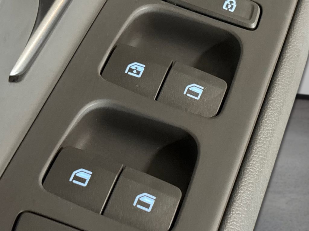 Certified 2025 Hyundai Elantra Sport image 31