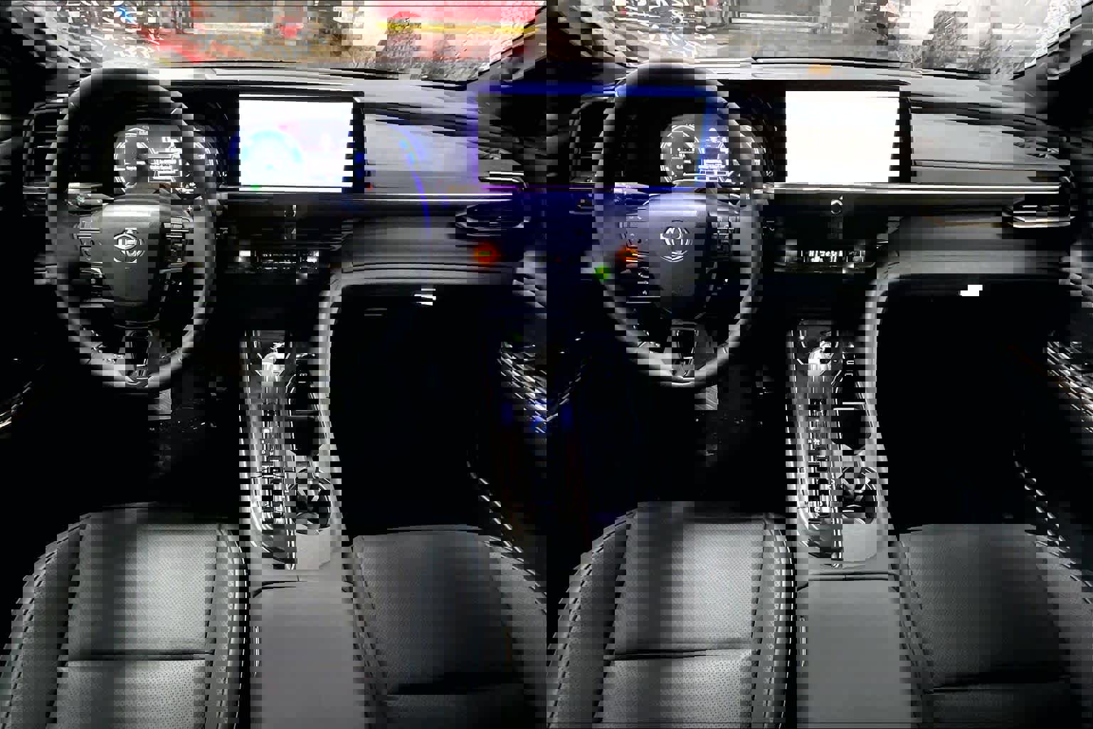 New 2026 Toyota Crown Platinum image 5