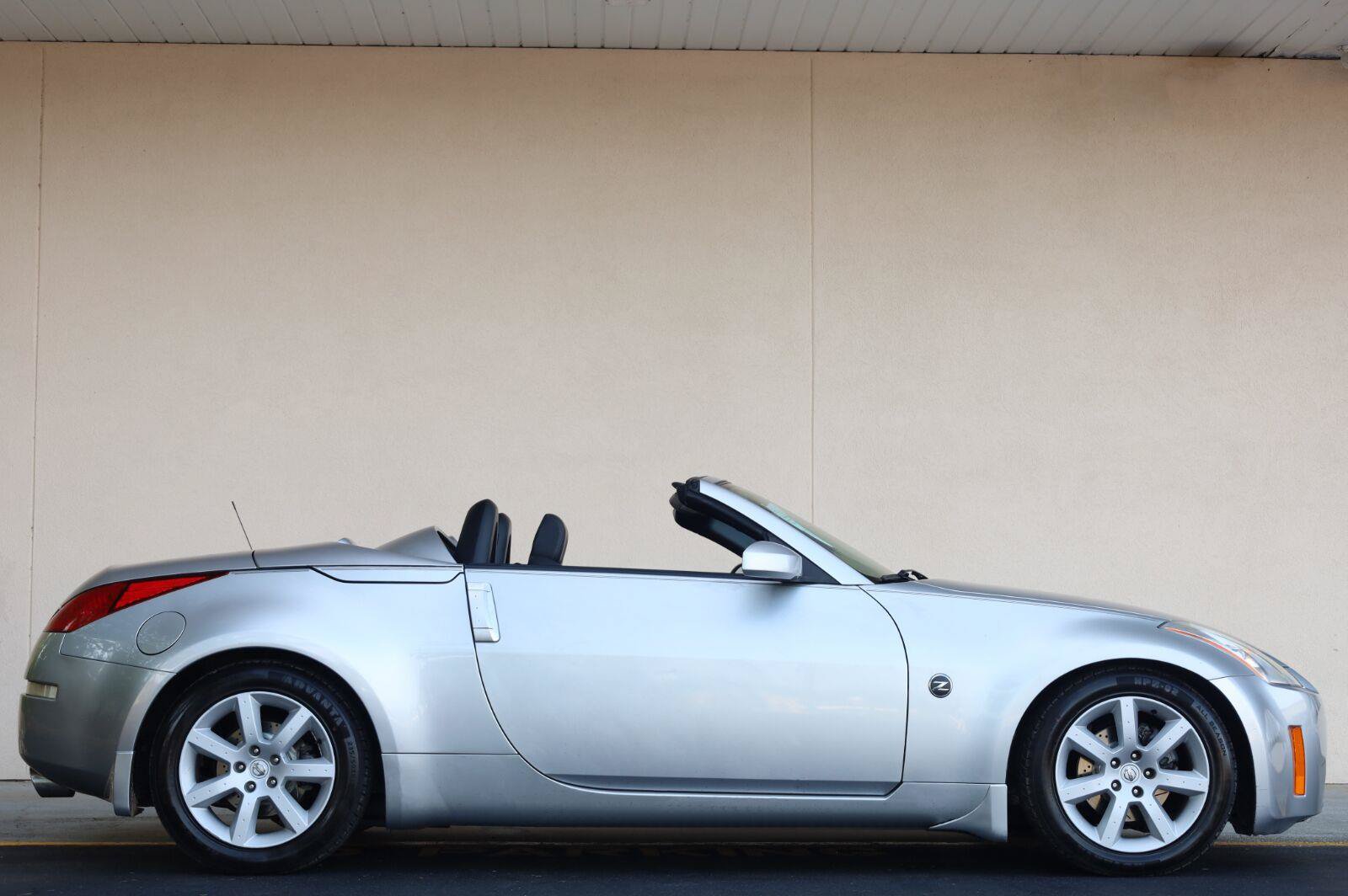 Used 2004 Nissan 350Z Touring RWD image 6
