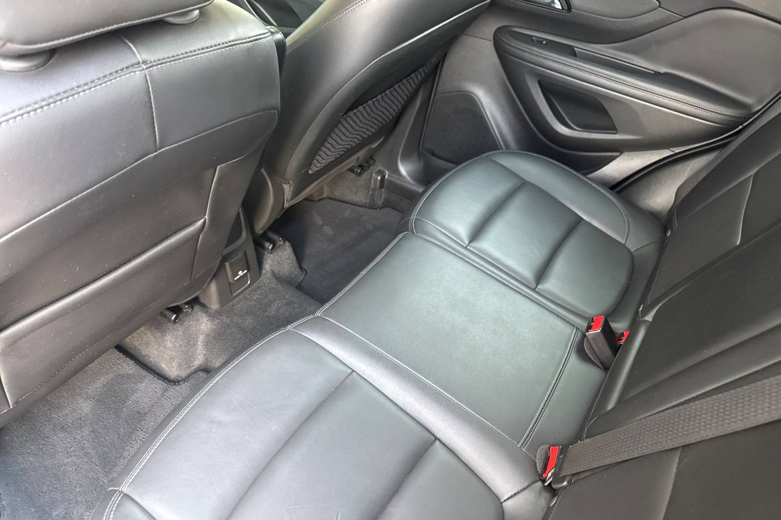Used 2018 Buick Encore Essence FWD image 13