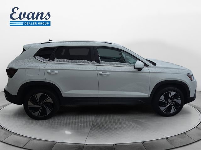 New 2026 Volkswagen Taos SE AWD/4WD image 8