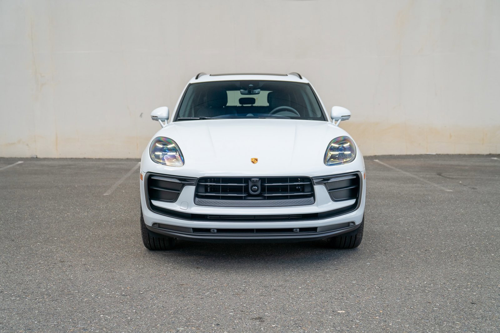 Certified 2025 Porsche Macan image 6