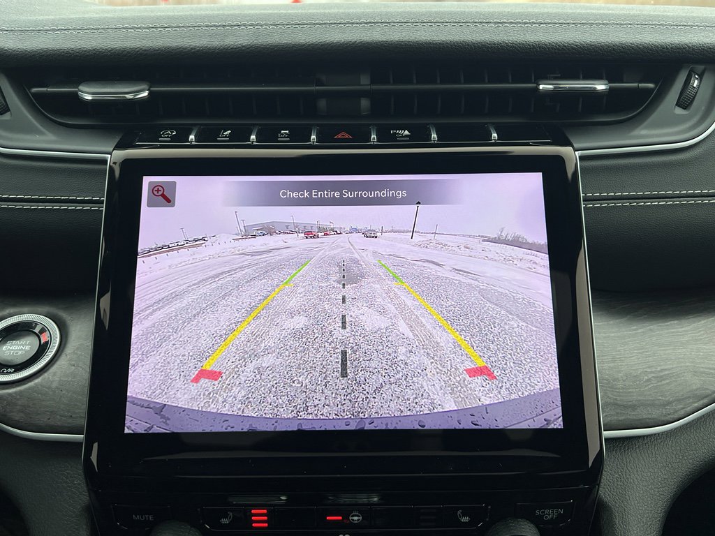 Used 2024 Jeep Grand Cherokee Limited w/ Black Appearance Package image 27