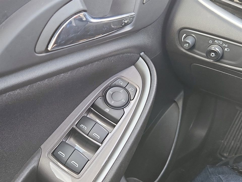 Used 2024 Chevrolet Malibu LT image 22