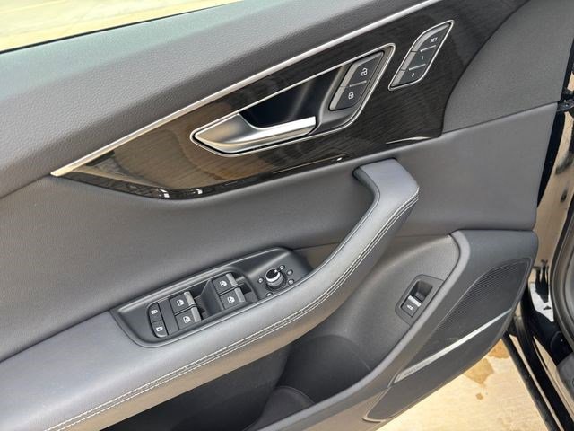 Used 2025 Audi Q7 3.0T Premium Plus image 12