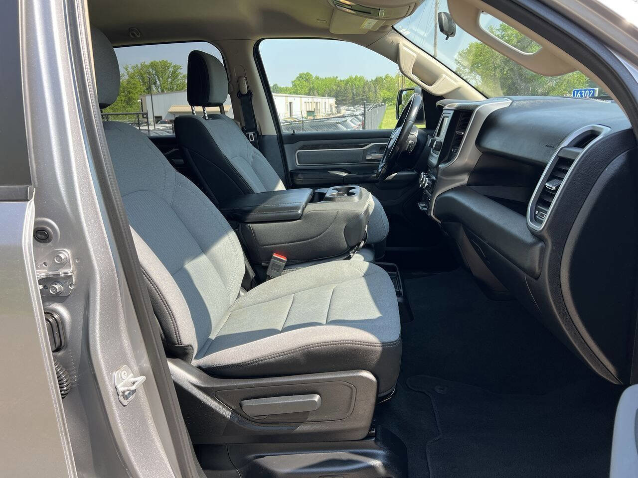 Used 2019 RAM 1500 Big Horn image 25