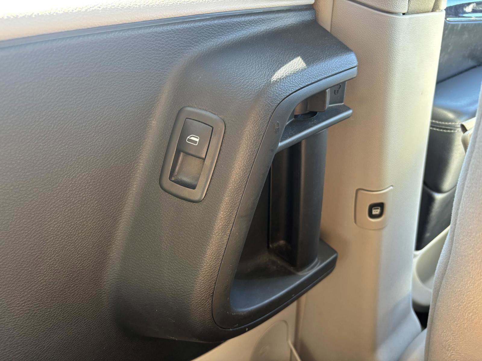 Used 2011 Chrysler Town & Country Touring w/ Security Group image 20