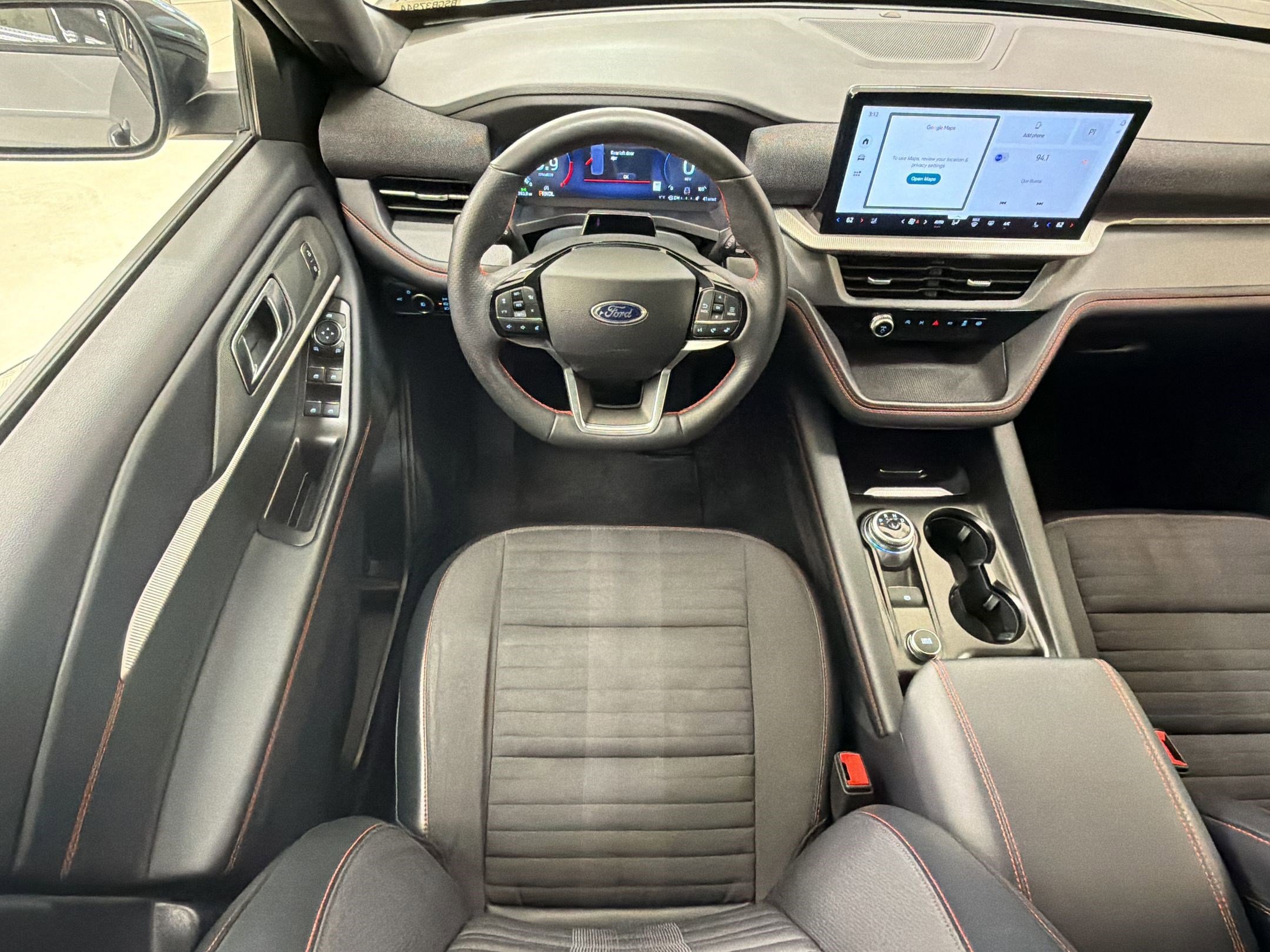 Used 2025 Ford Explorer ST-Line w/ ST-Line Street Pack AWD/4WD image 26