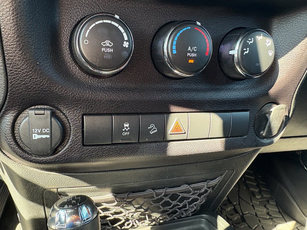 Used 2018 Jeep Wrangler Golden Eagle image 20