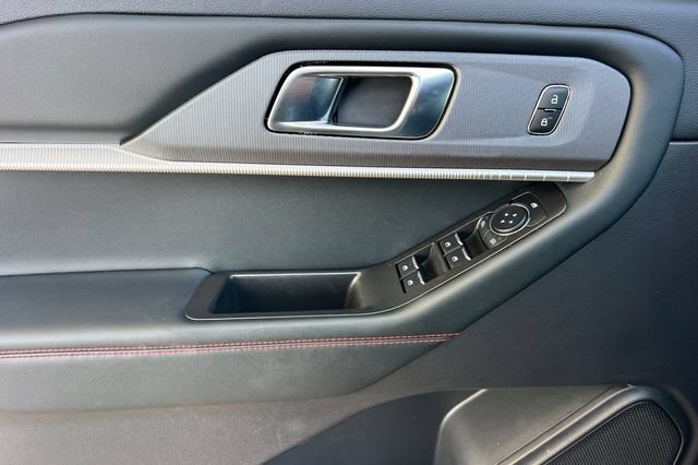 Used 2025 Ford Explorer ST-Line RWD image 11