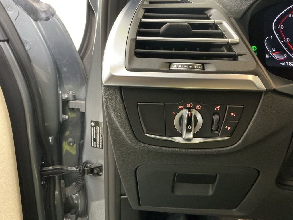 Certified 2024 BMW X3 xDrive30i w/ Premium Package image 17