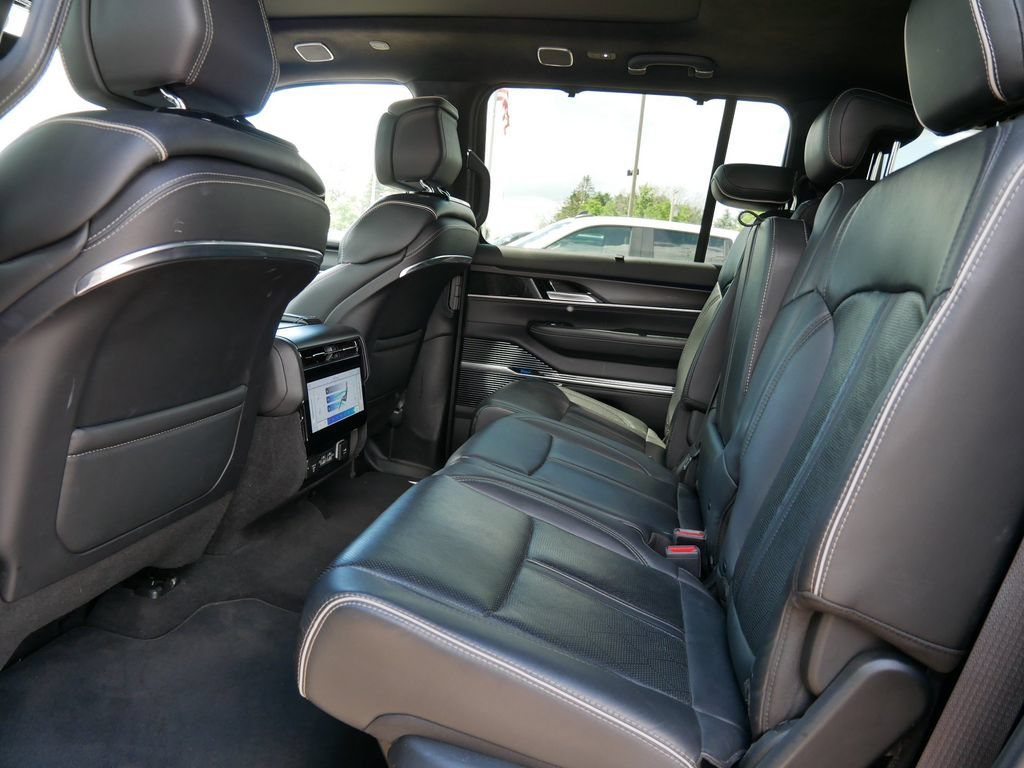 Used 2024 Jeep Grand Wagoneer L Series II w/ Quick Order Packagew 28T AWD/4WD image 10