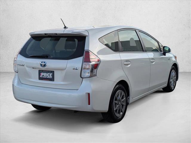 Used 2017 Toyota Prius V Two image 5