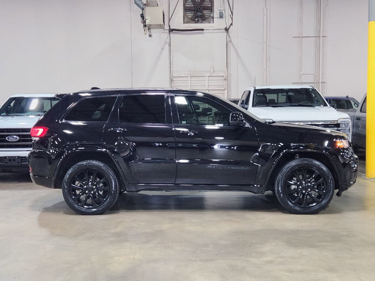 Used 2020 Jeep Grand Cherokee Altitude AWD/4WD image 11