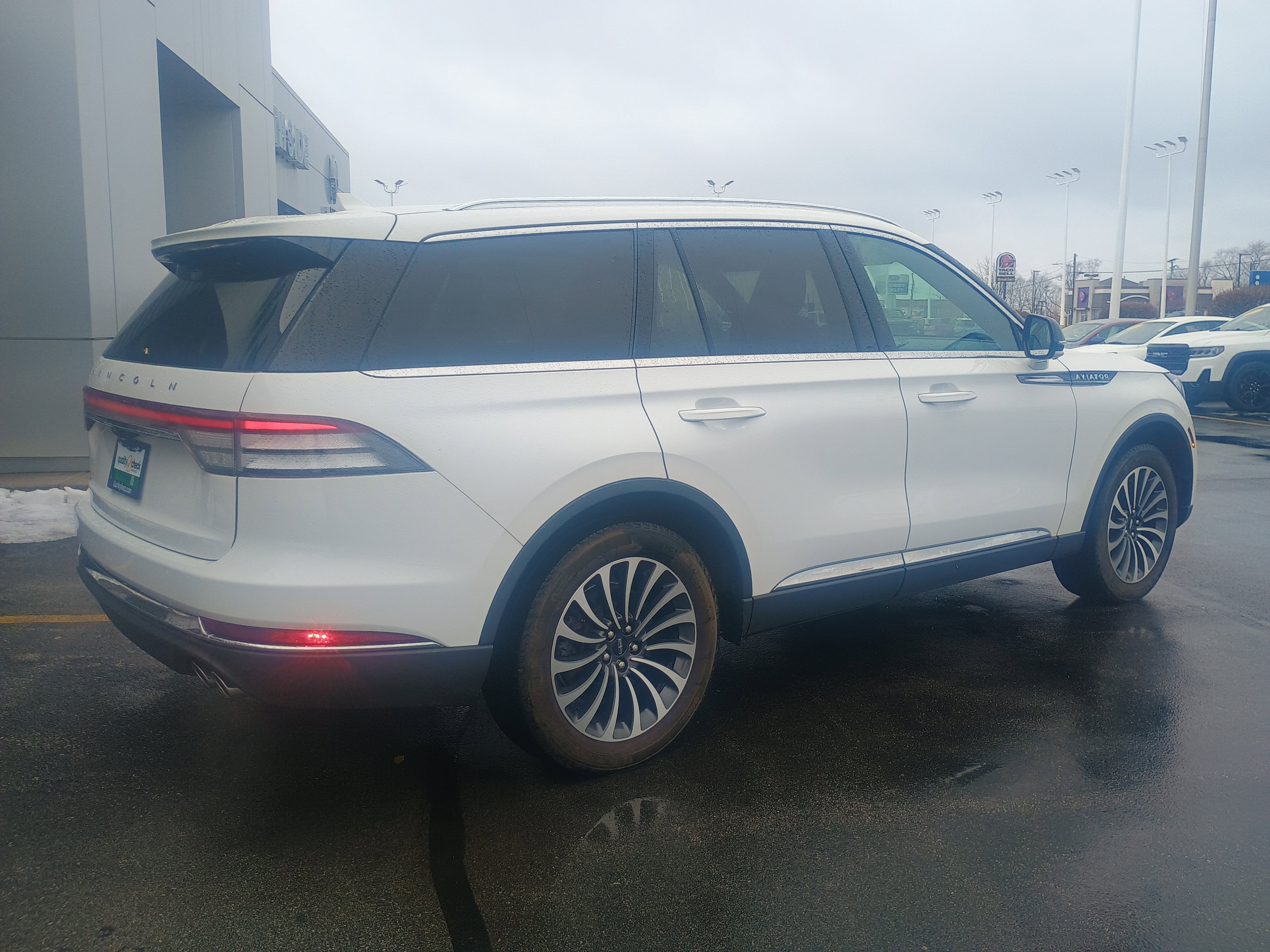 Used 2023 Lincoln Aviator Reserve image 13