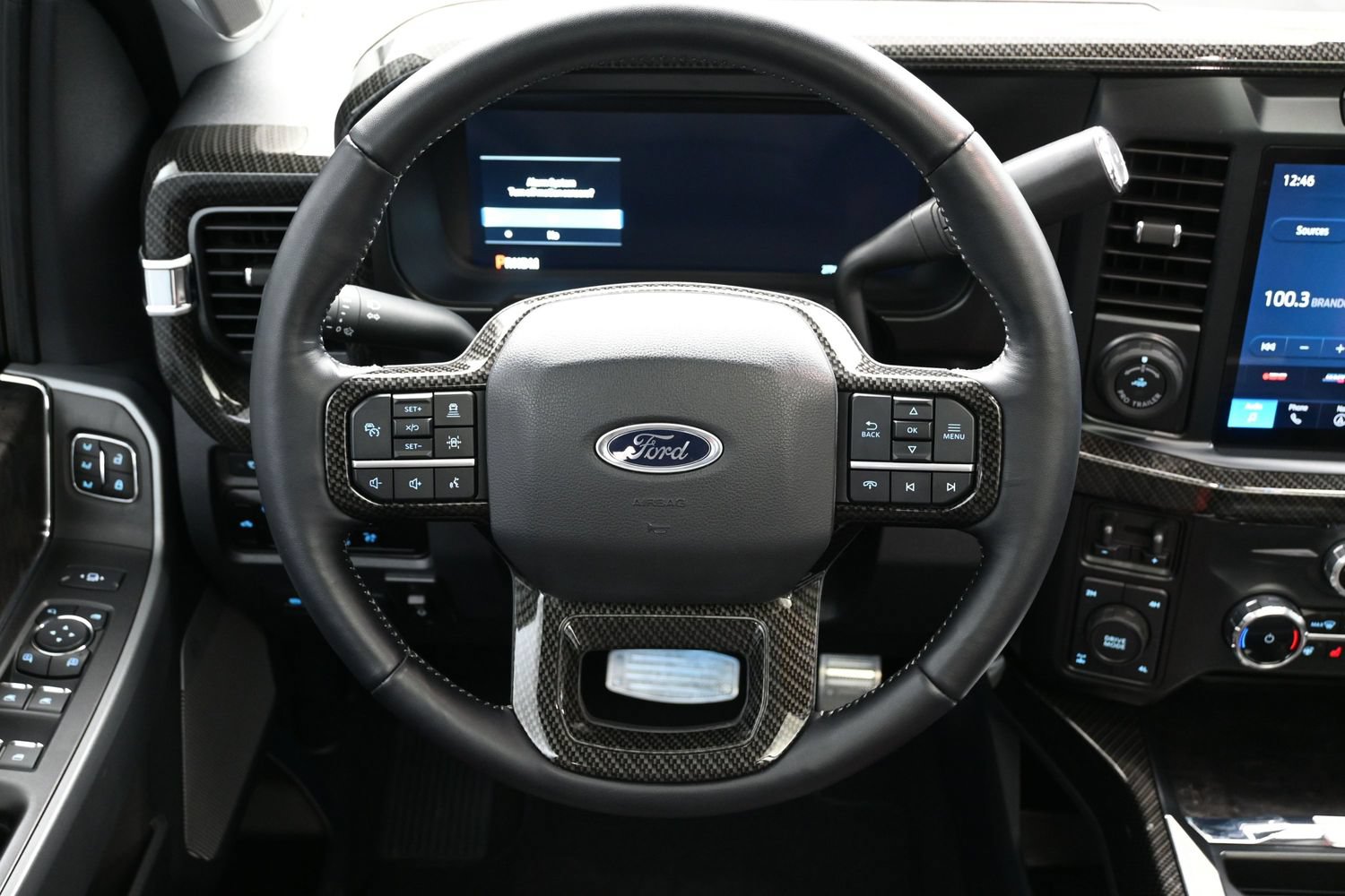 Used 2024 Ford F250 Lariat w/ Lariat Ultimate Package AWD/4WD image 15