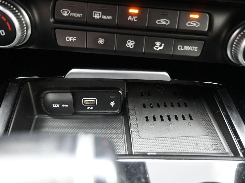 Used 2022 Kia Stinger GT-Line w/ Sun & Sound Package image 9