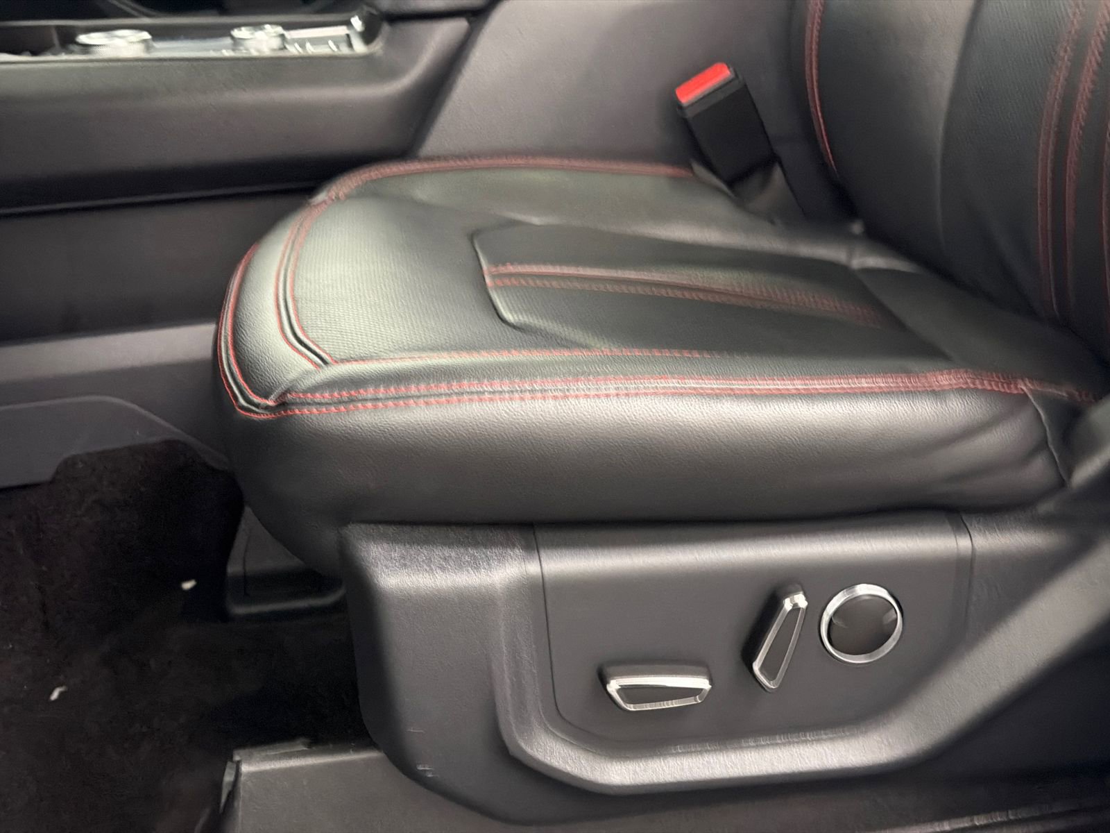 Used 2022 Ford Expedition Max Limited AWD/4WD image 18