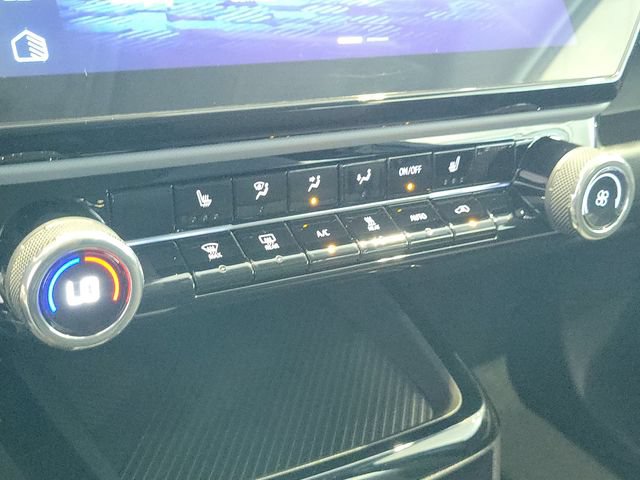 New 2027 Chevrolet Bolt LT w/ Comfort Package FWD image 26
