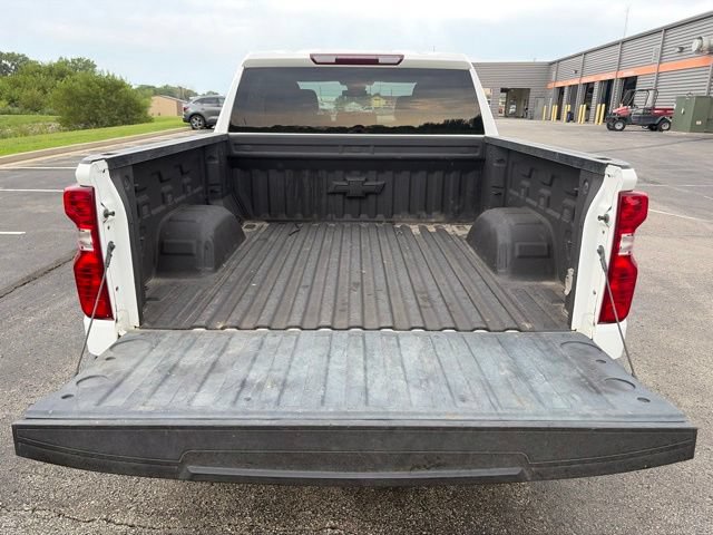 Used 2022 Chevrolet Silverado 1500 LT AWD/4WD image 6