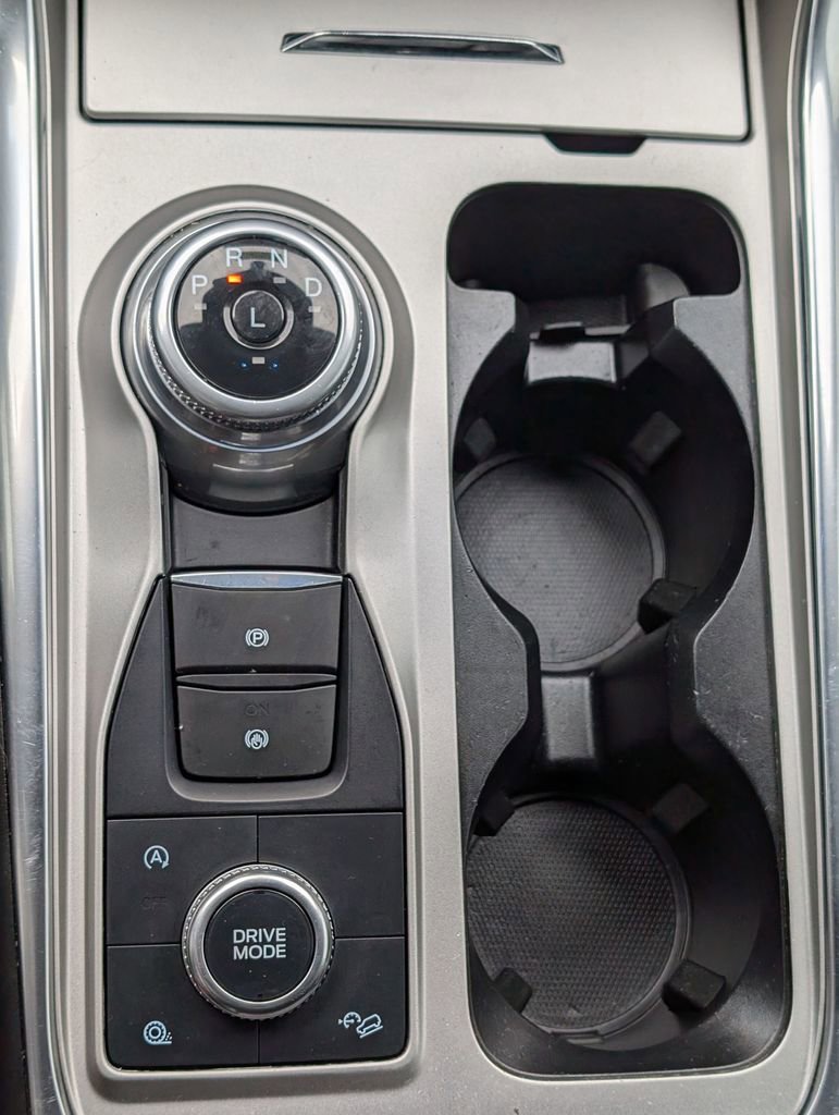 Used 2021 Ford Explorer XLT w/ Equipment Group 202A image 16