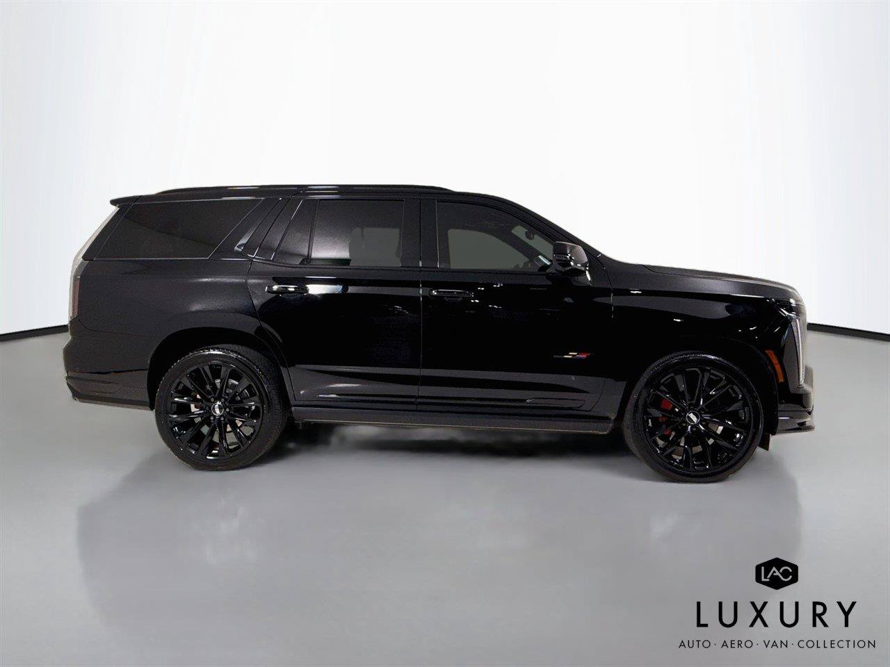 Used 2025 Cadillac Escalade V w/ LPO, ONYX Package AWD/4WD image 5