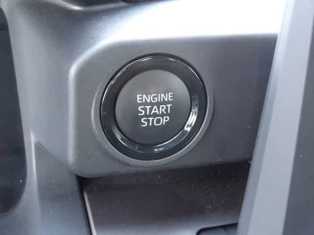Used 2025 Toyota Tacoma SR5 AWD/4WD image 19