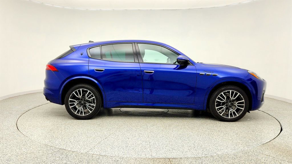 Used 2023 Maserati Grecale Modena AWD/4WD image 4