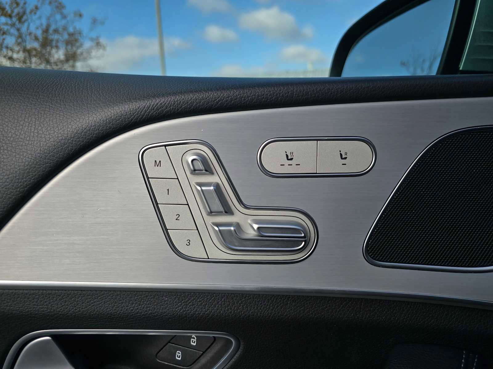 Used 2024 Mercedes-Benz GLE 450e GLE 450e Plug-In Hybrid image 25