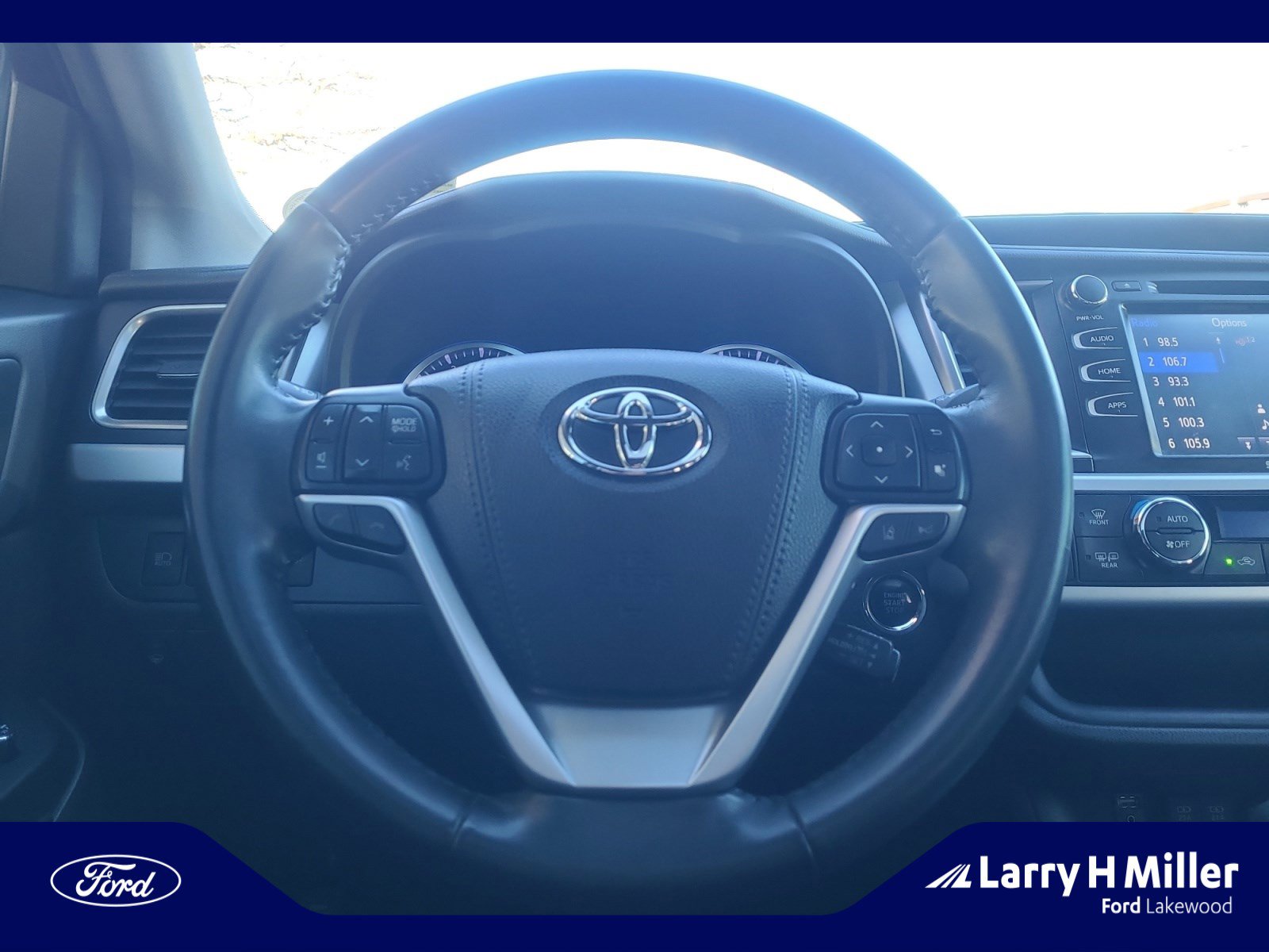 Used 2019 Toyota Highlander SE image 9