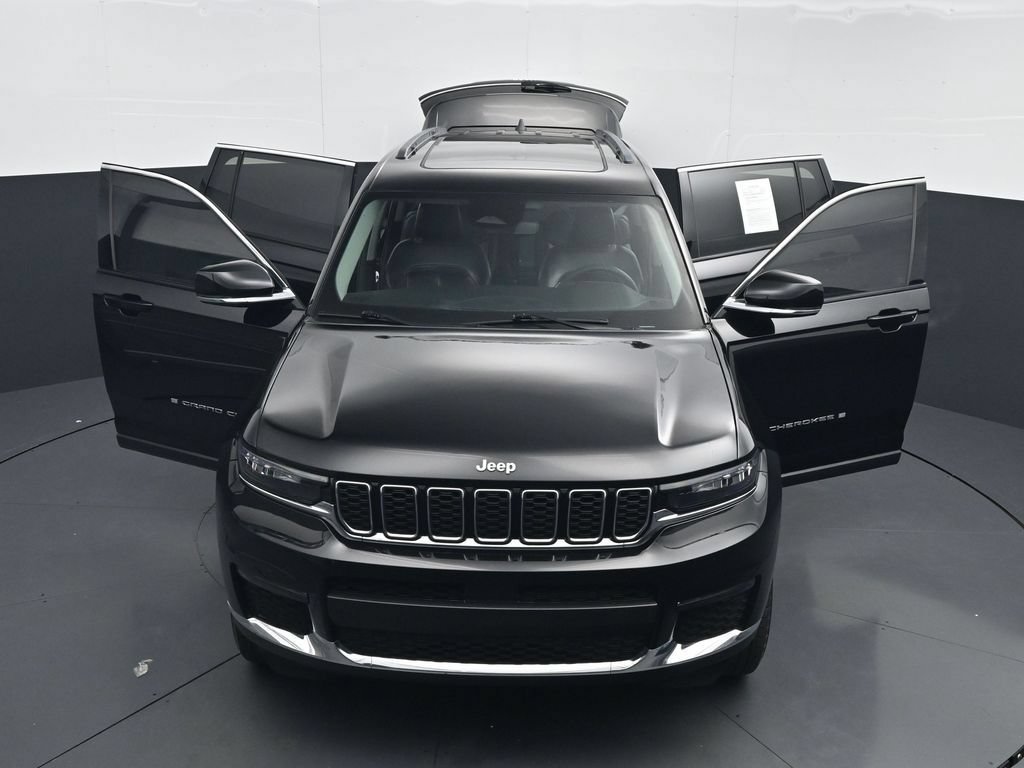 Used 2023 Jeep Grand Cherokee L Limited RWD image 44