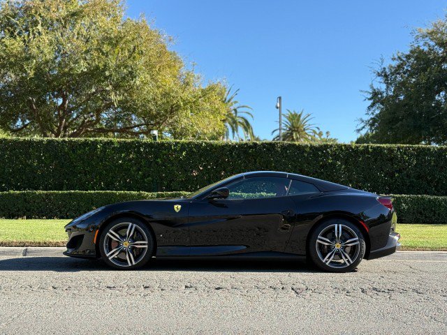 Used 2019 Ferrari Portofino RWD image 2