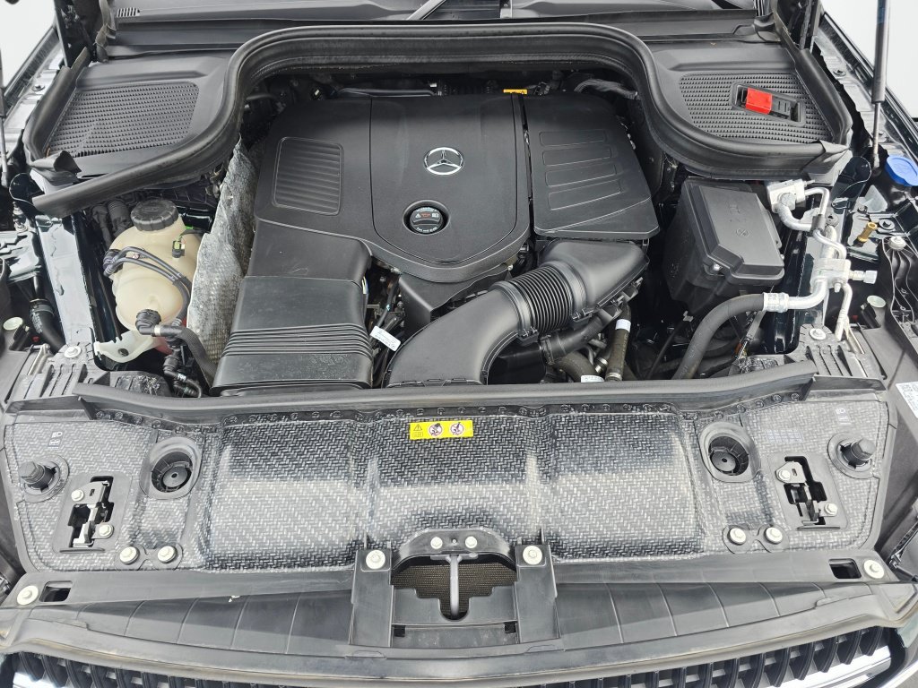 Used 2024 Mercedes-Benz GLE 350 4MATIC w/ Driver Assistance Package image 11