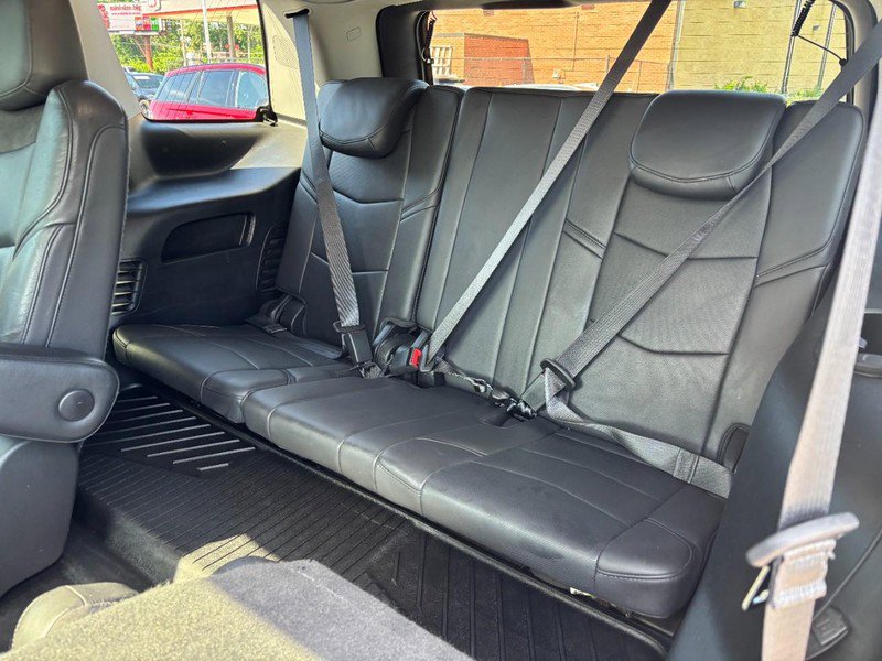 Used 2019 Cadillac Escalade Luxury AWD/4WD image 11