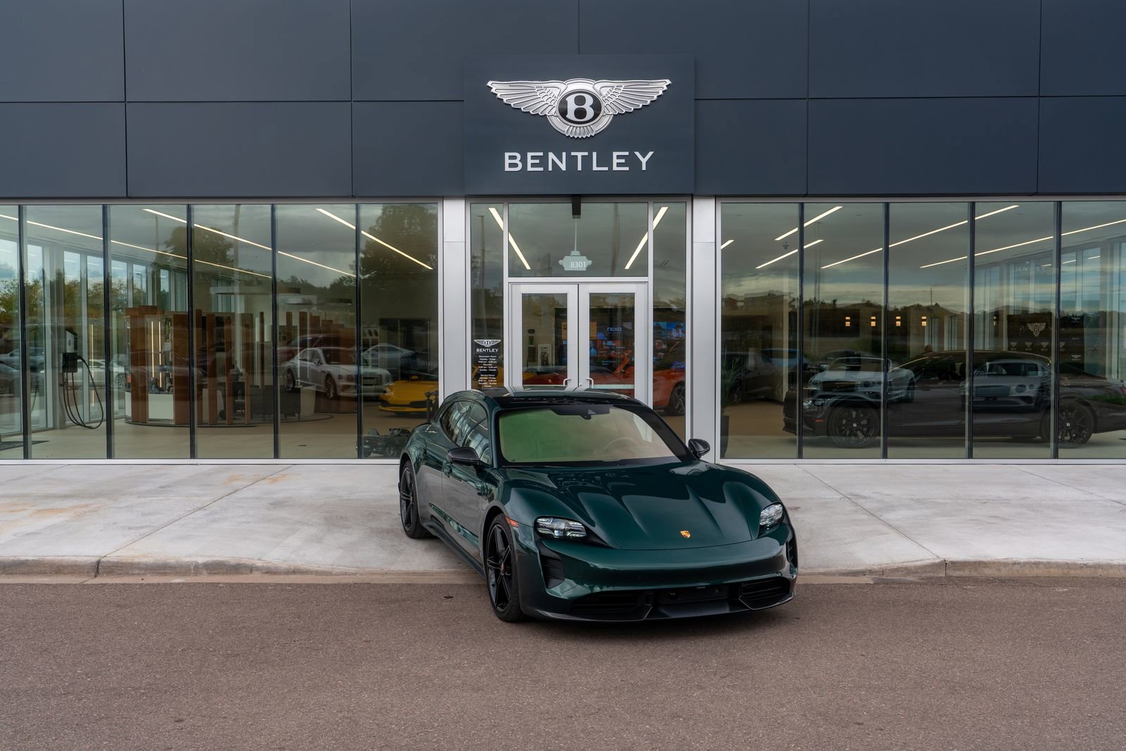 Used 2024 Porsche Taycan GTS image 1