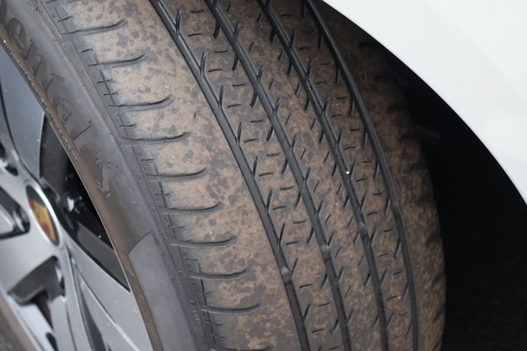 Used 2022 Porsche Taycan image 12