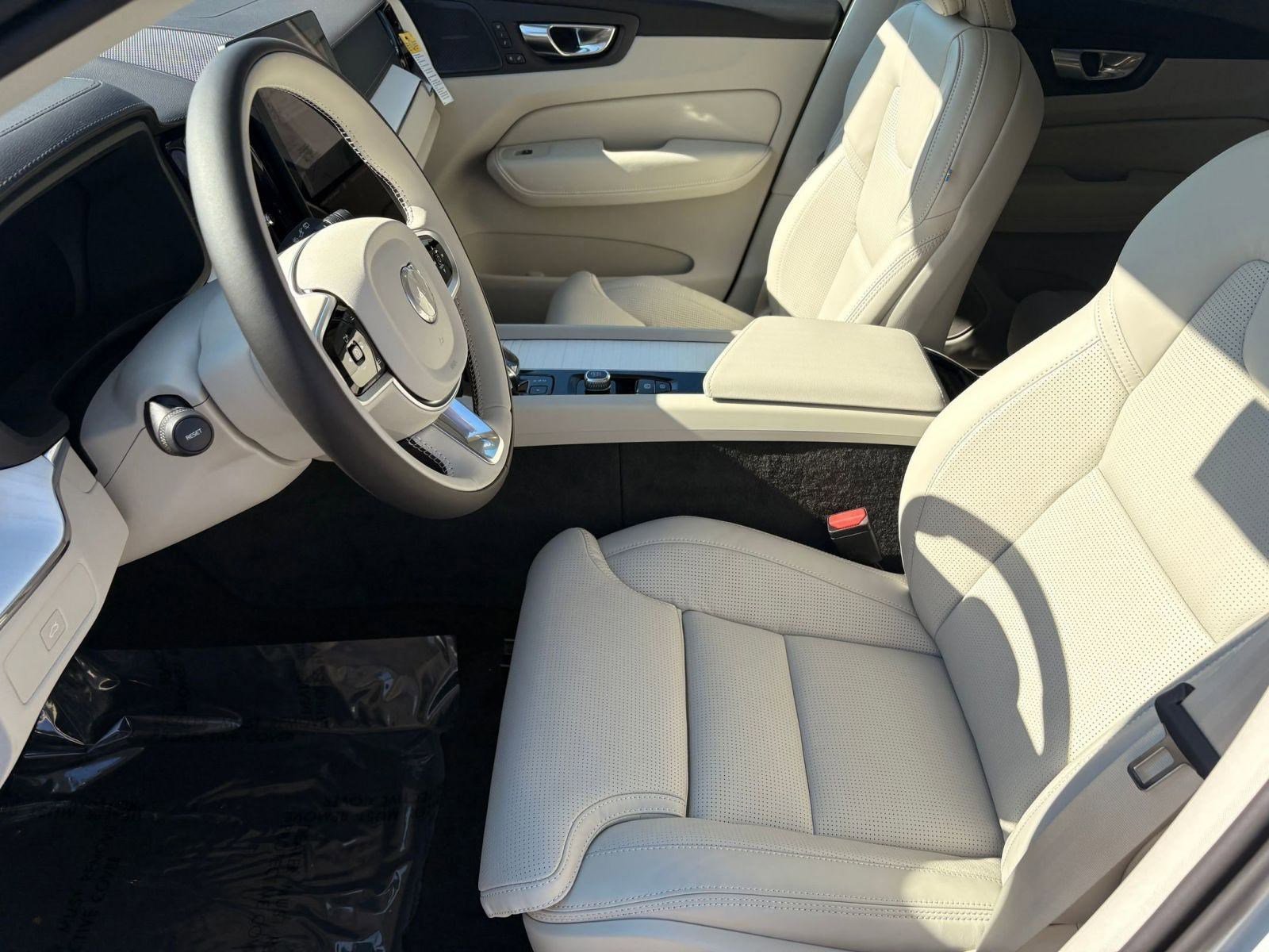 New 2026 Volvo XC60 B5 Ultra w/ Climate Package image 5