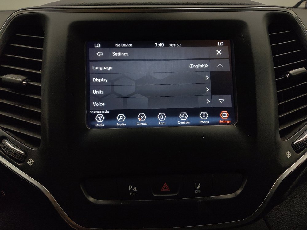 Used 2020 Jeep Cherokee Latitude Lux w/ Comfort/Convenience Group AWD/4WD image 25