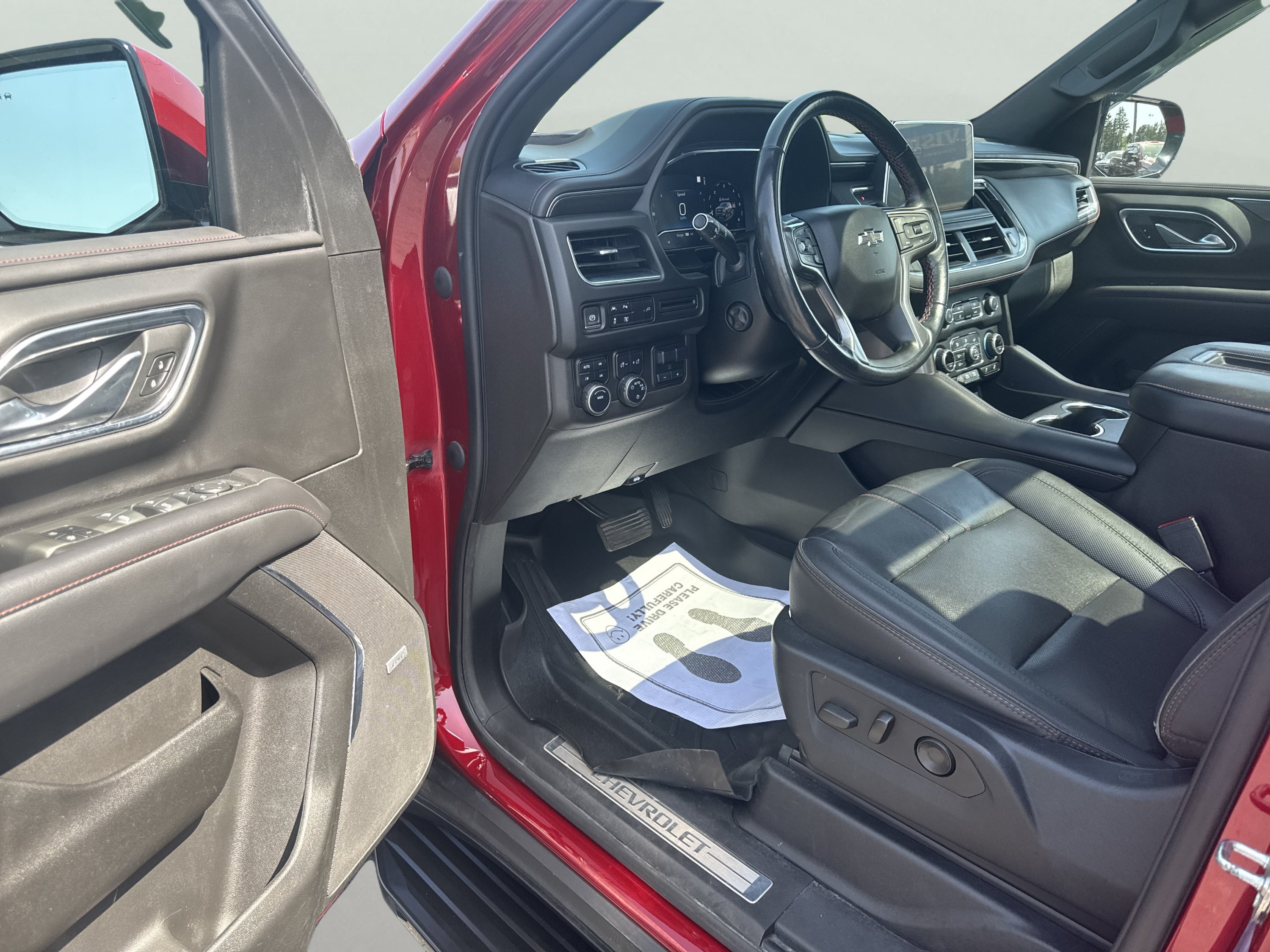 Used 2022 Chevrolet Tahoe RST w/ Luxury Package AWD/4WD image 11