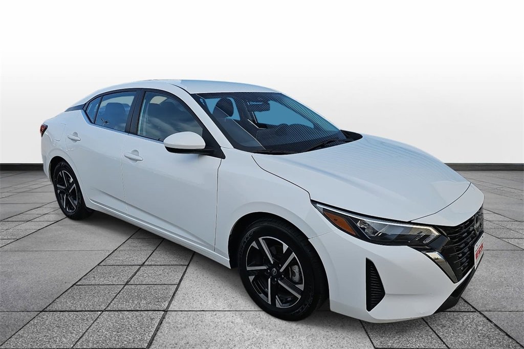 Used 2024 Nissan Sentra SV image 3