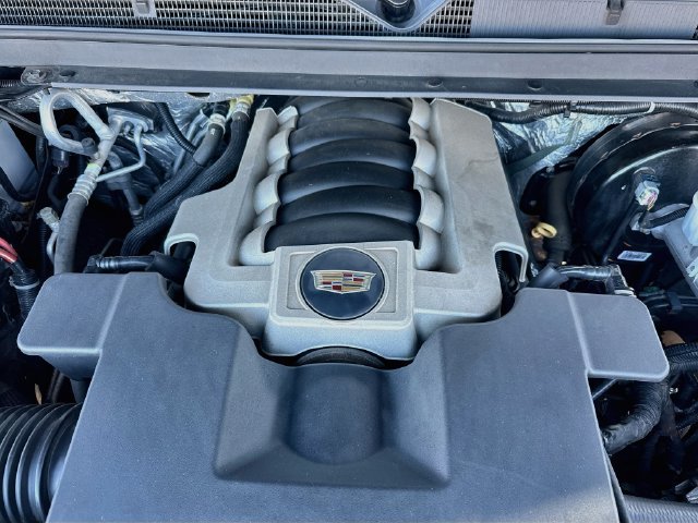 Used 2017 Cadillac Escalade Luxury AWD/4WD image 38