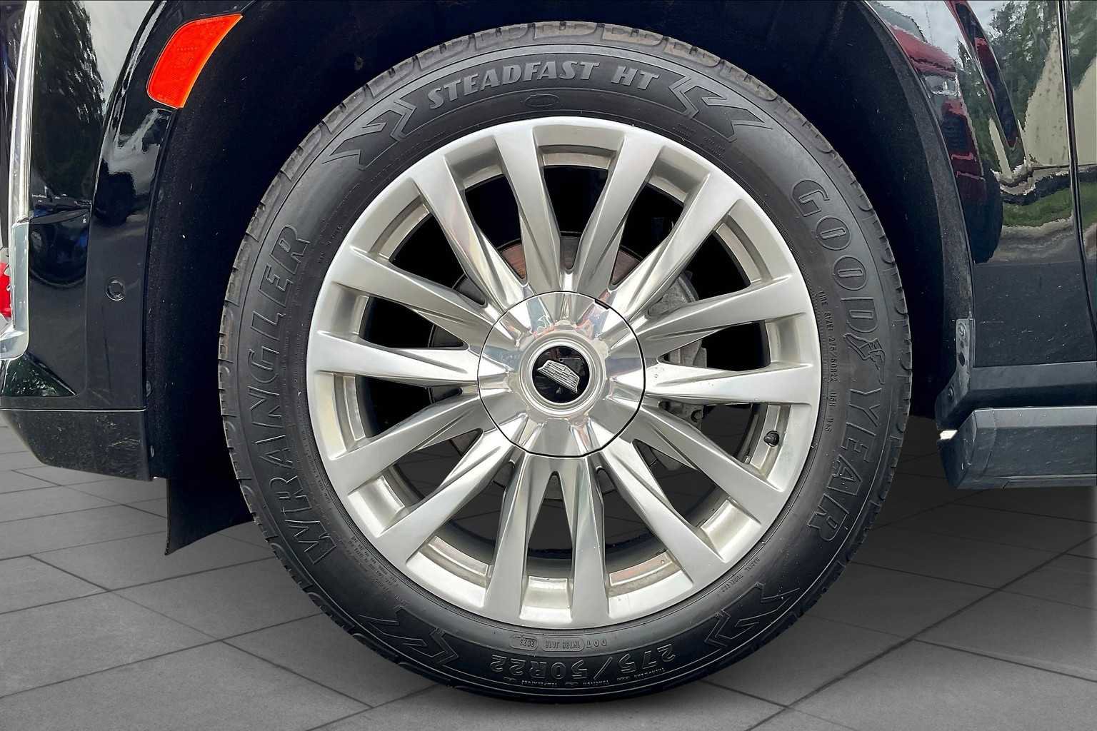 Used 2021 Cadillac Escalade Premium Luxury w/ Driver Assist Tech Package image 9