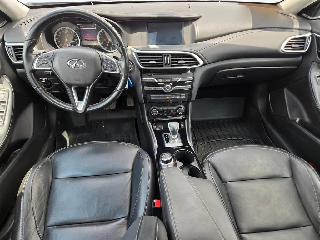 Used 2018 INFINITI QX30 Premium w/ Navigation Package AWD/4WD image 17