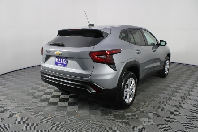 Used 2025 Chevrolet Trax LS image 24