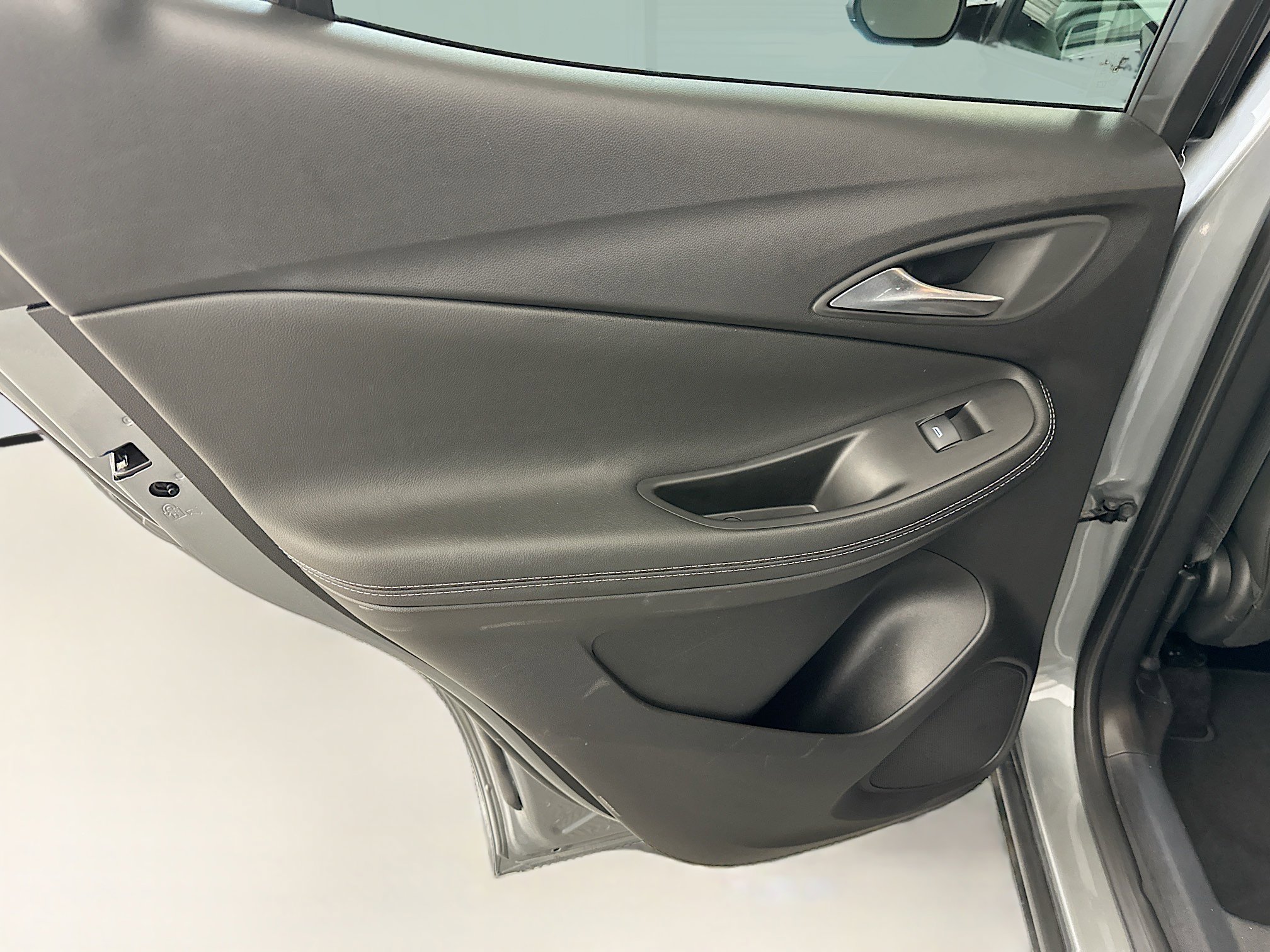 Used 2025 Buick Encore GX Preferred image 26