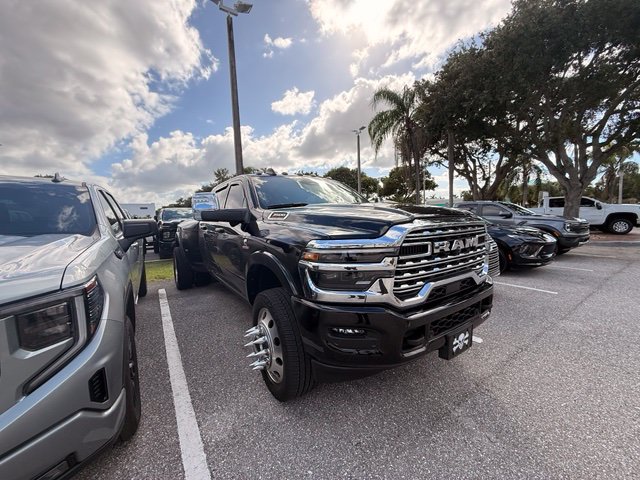 Used 2025 RAM 3500 Longhorn AWD/4WD image 1