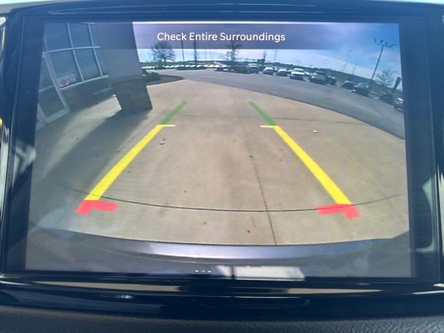 Used 2022 Chrysler Pacifica Touring-L image 14