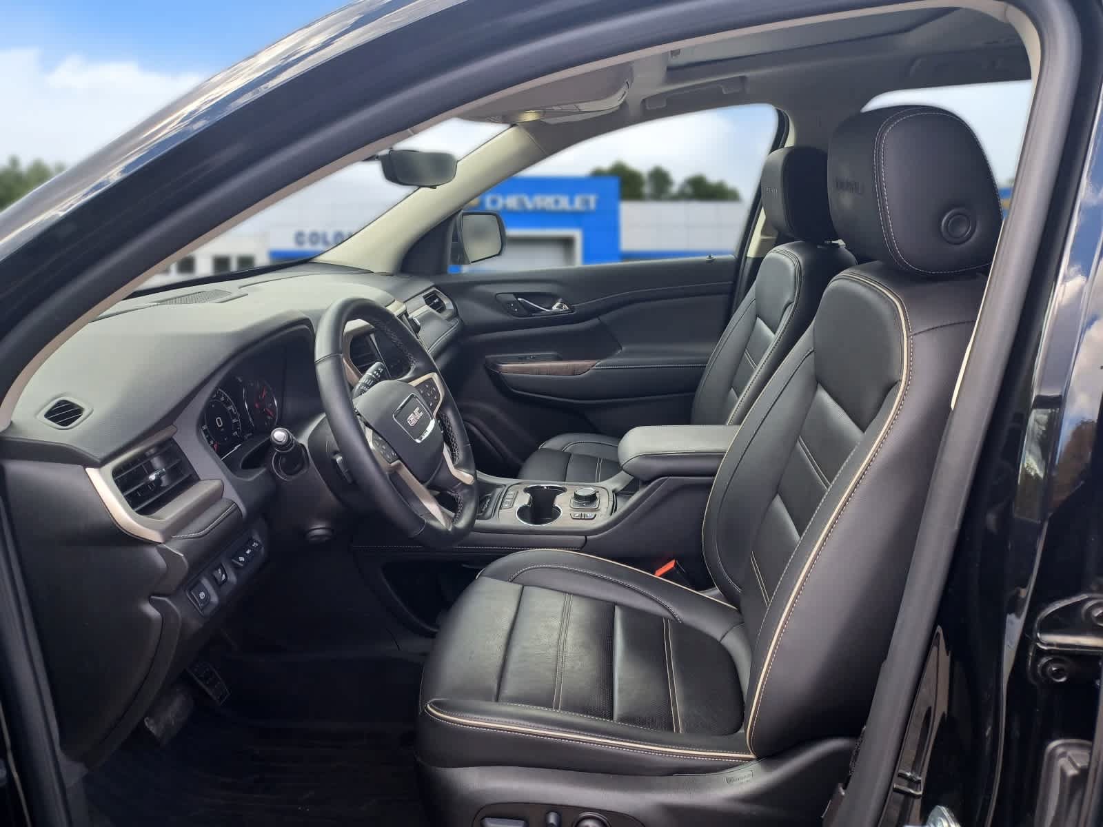 Used 2023 GMC Acadia Denali w/ Denali Technology Package AWD/4WD image 7